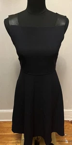 Vestido Elie Tahari ajustado y acampanado escote cuadrado cuero negro correas para el hombro (4) - Imagen 1 de 10
