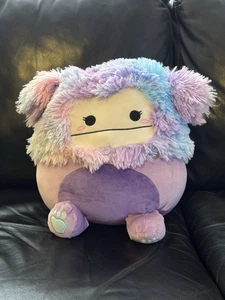 "Felpa Squishmallow Kellytoy 12"" EDEN The Purple Big Foot YETI NUEVO CON ETIQUETAS - Imagen 1 de 7