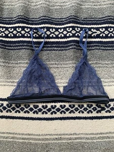 Womens Blue Laced Unpadded Bra Size L  - Picture 1 of 3