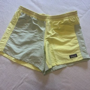 Patagonia Baggies Shorts for Girls Size XL, Yellow/Green - Picture 1 of 5