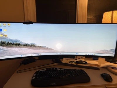 Monitor curvo ultra ancho para juegos Samsung CHG90 49 pulgadas 144 Hz Foto 1 de 4