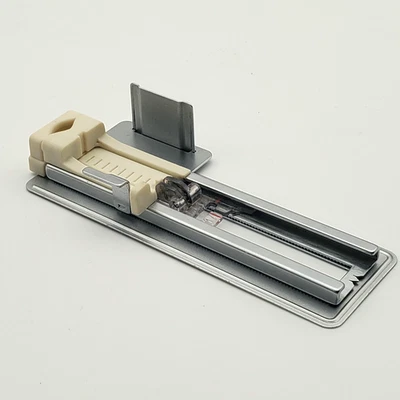 Vintage Singer One Step Buttonhole Foot Singer #381277 - Image 1 of 4