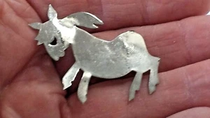 Vintage 1/20 823 STEEL BY James Hall DEMOCRAT DONKEY Pin - Bild 1 von 3