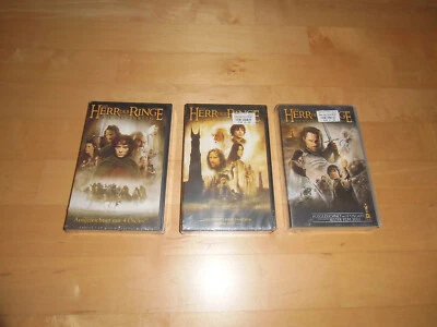 VHS Neu, Herr der Ringe,Trilogie, Verkaufscassetten, neu, Verschweisst, in Folie - Bild 1 von 3