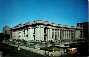 THE FEDERAL BUILDING Indianapolis, IN Postcard - Picture 1 of 2