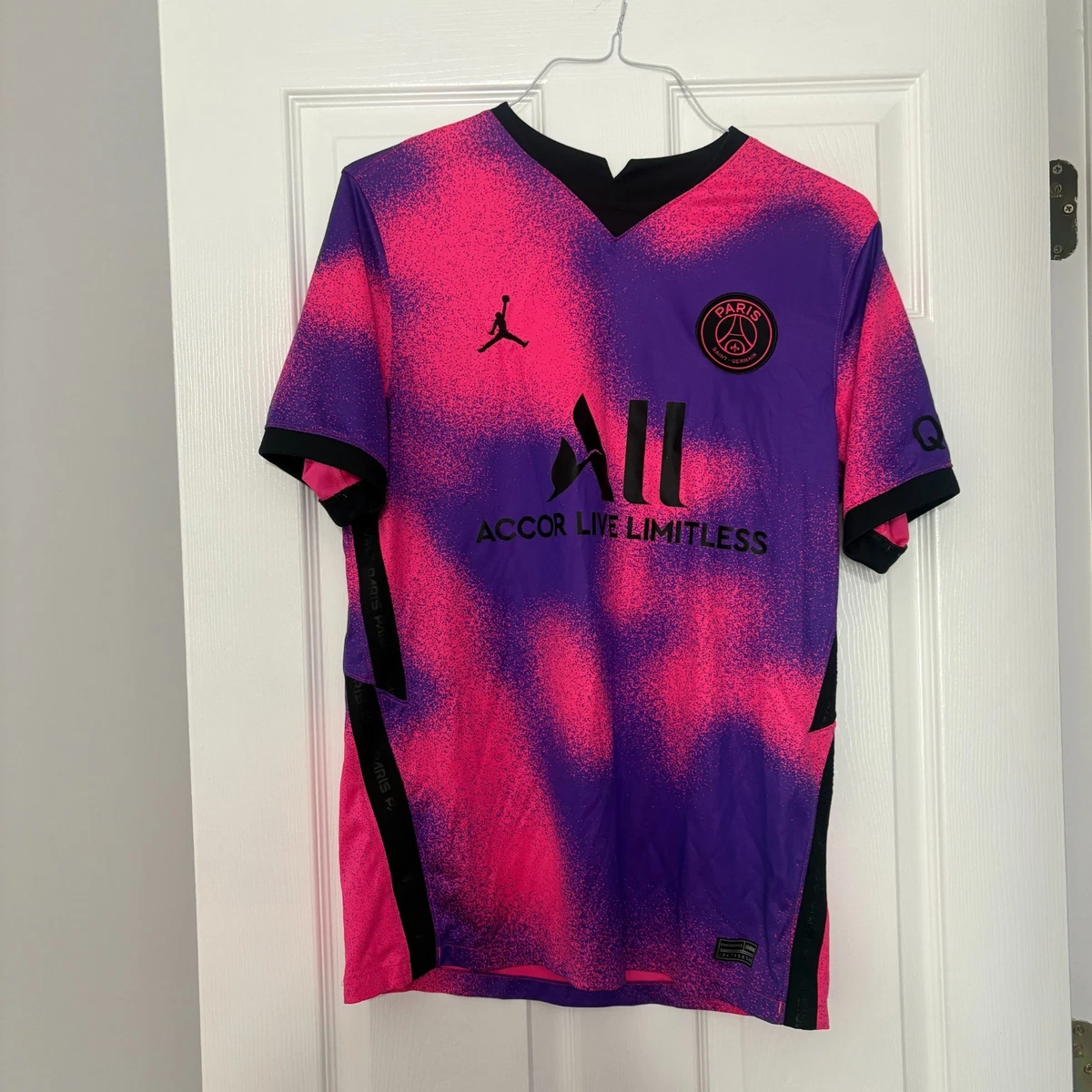 Nike Paris Saint-Germain International Club Soccer Fan Jerseys for