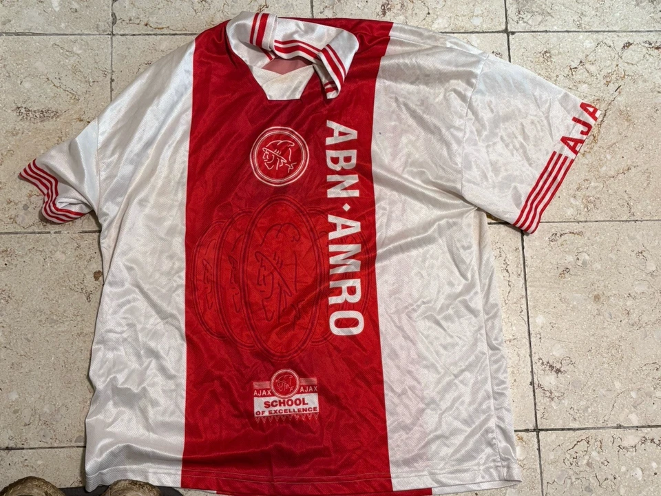 Altes Trikot - Bild 1 von 2