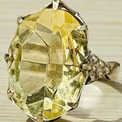 Anello vintage sovietico in argento 875 con grande gemma gialla, misura 16,... - Immagine 1 di 4