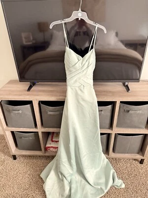 Vestido largo Morilee verde salvia - graduación, boda Foto 1 de 4