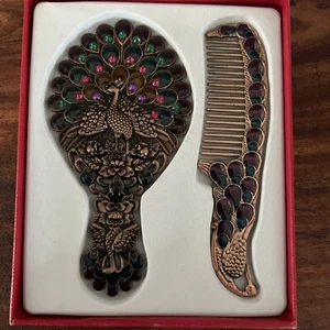 Hermoso conjunto en caja de espejo y peine coloridos pedrería de pavo real esmalte regalo - Imagen 1 de 5