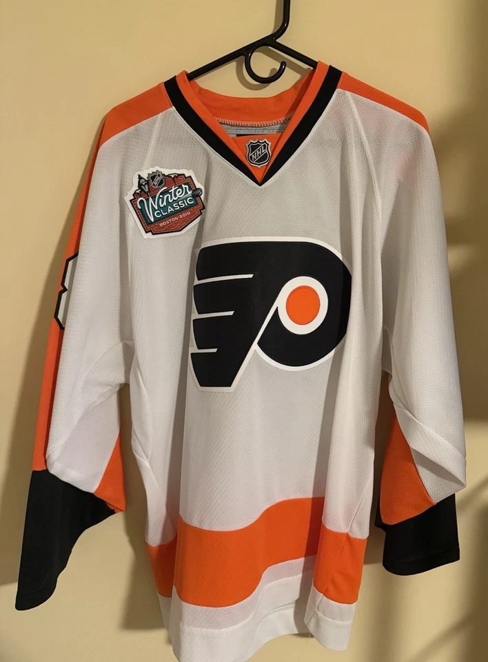 Claude Giroux 2010 Winter Classic Jersey Size L - Image 1 of 4