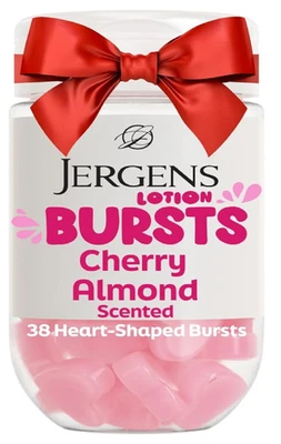 Jergens Loción Cereza Almendra Ráfagas, Crema Hidratante Blanda en Forma de Corazón Nueva Foto 1 de 4