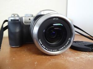 Panasonic LUMIX DMC-FZ30 8,0-MP-Digitalkamera – silber