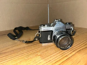 Asahi Pentax Spotmatic [Super-Takumar 1:1.4/50 lens] WITH NECK STRAP - Picture 1 of 9