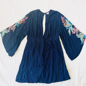 Vestido de sol Billabong para mujer manga kimono envolvente floral mini cubierta de natación playa pequeño - Imagen 1 de 3
