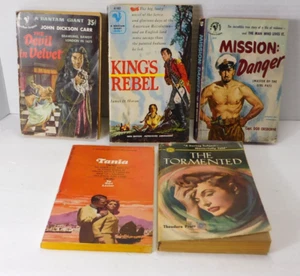 Vintage Pulp Paperback Lot GGA Sleeze The Devil in Velvet - Imagen 1 de 7