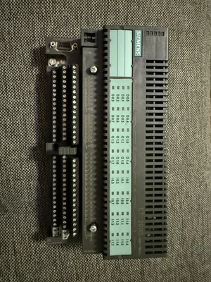 Siemens Simatic S7 ET200B 16DI/16DO mit Klemmmodul - Bild 1 von 4