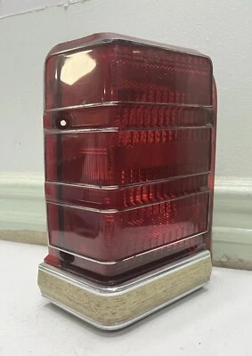 Mercury Lynx 1981-1984 genuino fabricante de equipos originales luz trasera del conductor tono madera Foto 1 de 4