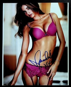 Foto autografiada modelo Miranda Kerr de 8"x10" con certificado de autenticidad WWE11-206 - Imagen 1 de 3