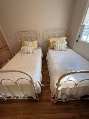 Cabecero con estribo vintage francés Elliott's Designs hierro queen Foto 1 de 4