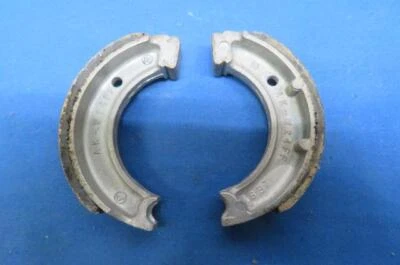 Zapatas de freno Yamaha 2E9-25130-00-00 SS 2E9-W2535-00-00, CA50 RIVA PW50 MJ50 QT50 Foto 1 de 4