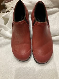 Bogs red Rubber Low Top slip on clog Rain Gardening Shoes Women's 11 pre owned! - Picture 1 of 16