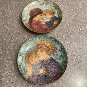 THE EDNA HIBEL MOTHER'S DAY PLATES 1989 JESSICA & KATE. ALSO SARAH AND TESS - Picture 1 of 11