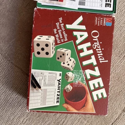 YAHTZEE Board Game 🎄🎄🎄 - Image 1 of 4