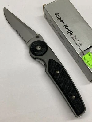 Cuchillo Plegable Gris Oscuro, Hoja Combo con Clip/Cerradura de Forro C-09A Foto 1 de 4