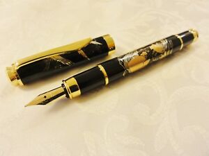 Japanese Urushi Lacquer Golden Makie fountain Pen “Crane and Tortoise" 