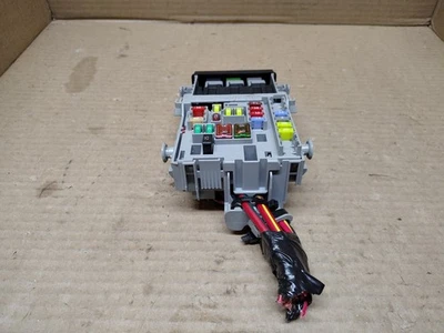 2011-14 Chevrolet Cruze Junction Fuse Box 13222786 - Image 1 of 4