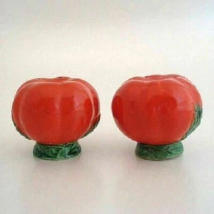 Maruhon Ware Hand Painted TOMATO Salt & Pepper Shakers Japan - Picture 1 of 2