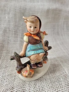 W.Goebel Hummel Figurine "Just Resting" Girl on Fence with basket #112 3/0 - Picture 1 of 8