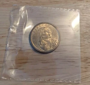 RARE CURRENCY 2000 - P - SACAGAWEA ONE DOLLAR LIBERTY COIN MONEY ! - Picture 1 of 4