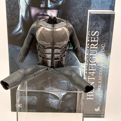 Figura de acción Hot Toys MMS432 Liga de la Justicia Tactical Batman 1/6 Body  Foto 1 de 4