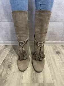 Burberry Winningham Wildleder Quaste halbhoher Blockabsatz Stiefel beige 38,5 - Bild 1 von 22