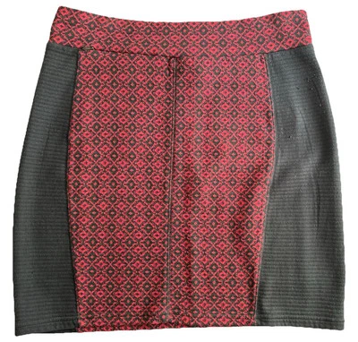 Falda Sahalie roja y negra Foto 1 de 4