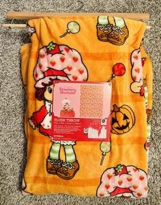 Strawberry Shortcake Halloween Plush Throw Blanket 50” X 70” - Picture 1 of 4
