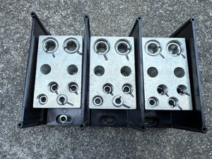 BURNDY BDB-24-500-3 Versi-Pole 3 Polos Bloque de Distribución de Energía Stock Nº 002774 - Imagen 1 de 3