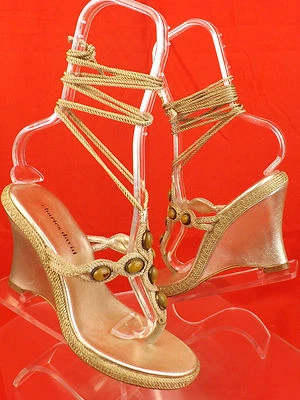 NUEVAS SANDALIAS CHARLES DAVID ORO PAJA METALIZADO CORREAS AL TOBILLO PIEDRA CUÑA TANGA 5.5 Foto 1 de 4