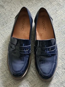 VIONIC Blue Patent Leather Oxford Loafer Slip-on Shoes. Women's US Size 6.5 - Picture 1 of 6