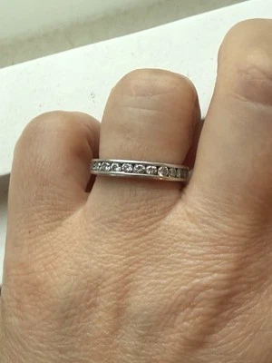Lovely 18ct White Gold, Half Eternity Channel Set Diamond Band - Image 1 of 4