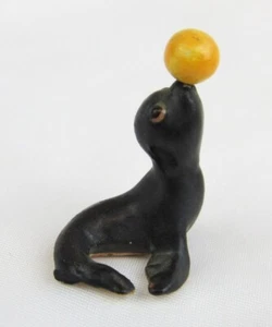 Vintage Hagen Renaker Miniature Baby Seal with Yellow Ball on Nose Figurine - Picture 1 of 6