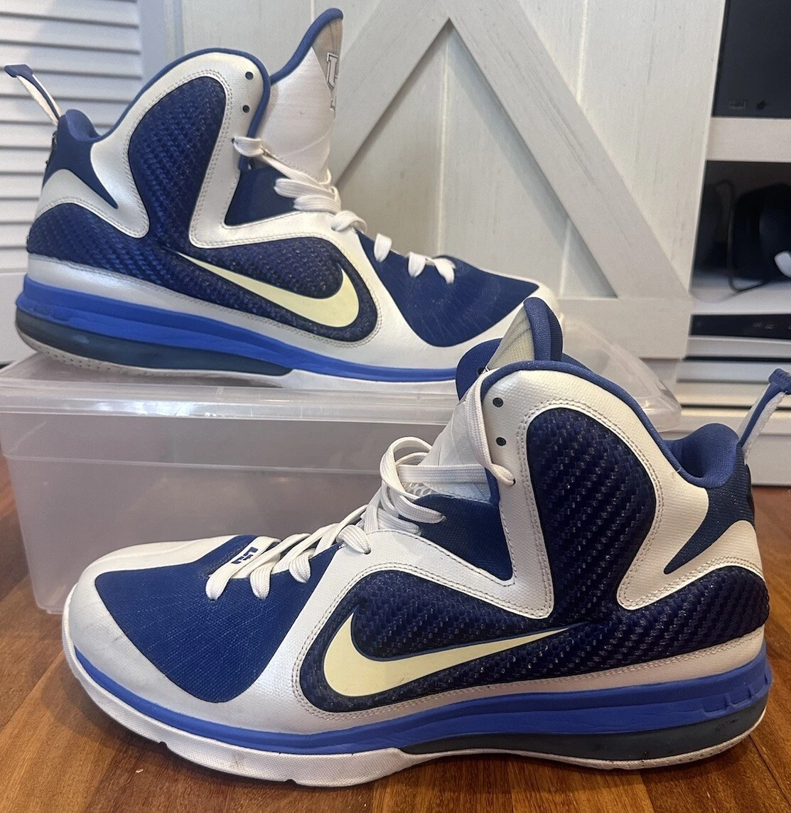 NIKE ナイキ　レブロン　LEBRON 9 KENTUCKY Video: Nike LeBron 9 Kentucky Wildcats- SneakerFiles