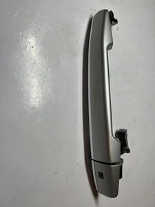 w208 clk clk320 clk430 passenger door handle rh silver 744 Mercedes - Picture 1 of 7