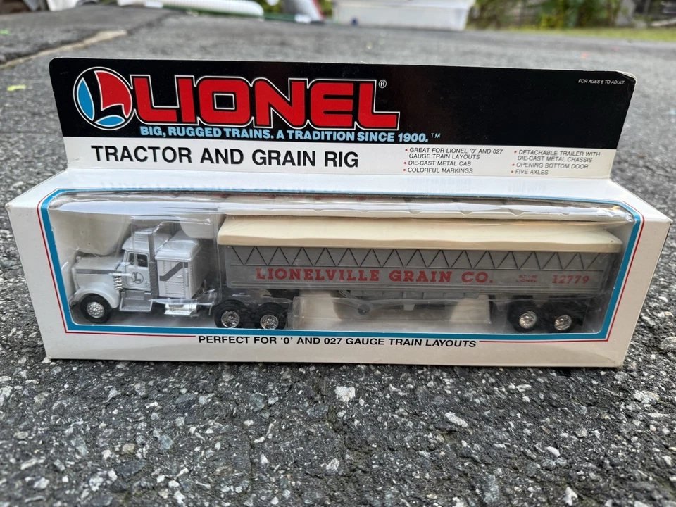 Lionel 6-12779 O Gauge Lionelville Grain Co. Tractor & Grain Rig. - Image 1 of 1