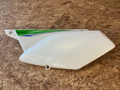 KAWASAKI CUBIERTA LATERAL IZQUIERDA PLÁSTICO PARA KAWASAKI KLX300 PN36001-0173 Foto 1 de 4
