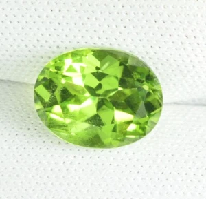 4.11 ct HI END LUSTROUS GREEN NATURAL PERIDOT Oval See Vdo FL - Picture 1 of 3