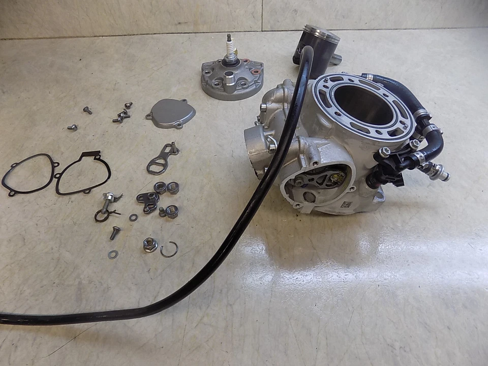 Husqvarna TE250i extremo superior culata válvula de alimentación inyector TE 250 i 2023 NUEVO Foto 1 de 4