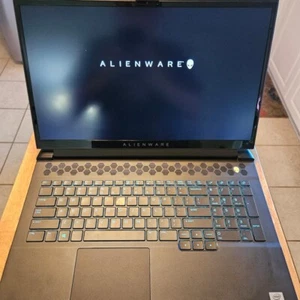 Dell Alienware m17 r4 gaming laptop i7 3080 1TB SSD-512GB SSD 32gb Windows 11 - Picture 1 of 6